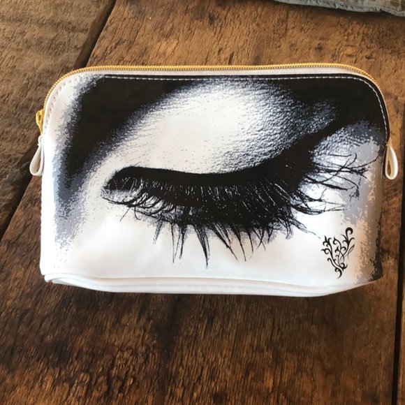 Younique Handbags - 🟣3/$35 NWT Younique Cosmetic bag